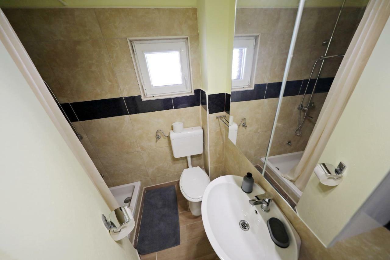 Villa Terracotta Studio 2 Starigrad Paklenica Esterno foto